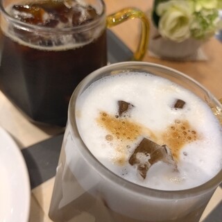 BLOOMY'S×Flory_0