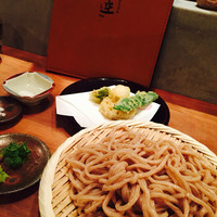 自家製粉石臼挽きうどん 青空blue 本店 - 野菜天ぷらうどん