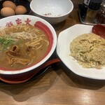 ラーメン東大 - 料理写真:東大ラーメン(並) と チャーハン