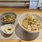 鶏めしと肉うどん とみ - 
