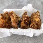 から揚げ専門店 から助 - 料理写真:醤油から揚げ・4貫