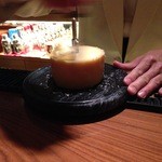 the BAR ACE - H27.4　左サイドの常連さん、ハードチーズのテッドドモアンヌ削り中