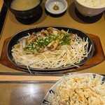 やよい軒 - 料理写真: