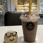 GODIVA - ドリンク写真:エルサルバドルカカオ99%ダークチョコレートショコリキサー。