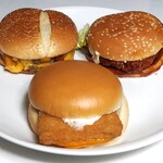 マクドナルド - 料理写真:炙り醤油風 ダブル肉厚ビーフ(左上)、てりやきチキンフィレオ(右上)、フィレオフィッシュ(下)