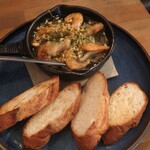 練馬 YaoyaBal - ・コース 本日のアヒージョと焼きたてバケット