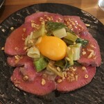 練馬 YaoyaBal - ・コース 低温調理の牛タンユッケ 野菜とともに