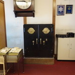 奈良ホテル - ごっつい金庫