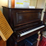 奈良ホテル - アインシュタインが弾いたというピアノ