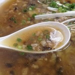 中華大新 - 挽肉の旨味が溶けた優しいスープでした！！