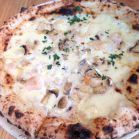 PIZZERIA　37 - 日替わりピッツァ　（海老とマッシュルームとモッツァレラのレモンクリーム）