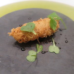 エクアトゥール - 穴子にカダイフを纏ったもの