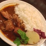 プエルタ - 旨辛チキンカレーサラダ、ティー付き大盛、ルーのおかわり無料で800円！ゴロッとした具にシャープな辛味＆旨味門前仲町でイチオシしたいカレーライス！(^q^)