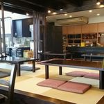うなぎ屋 源内 - 店内風景（店舗奥側から撮影）
