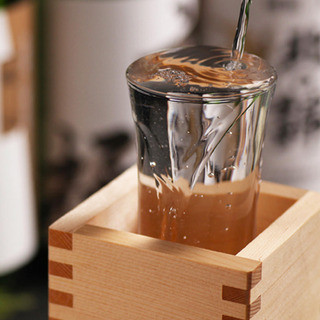 【日本酒にこだわる】厳選した地酒を充実のラインナップでご用意