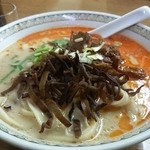 華隆餐館 - 牛肉刀削麺２回目、前より肉と香菜が少なくキクラゲが多い