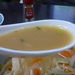 久留米ラーメン清陽軒 - ちゃんぽんにするとスープの旨みが更にアップする。