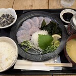 梅山鉄平食堂 - 