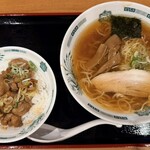 日高屋 - 料理写真:「中華そば＋焼鳥丼」740円税込み♫