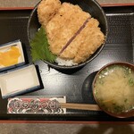 マグロ専門店 丸鮪 - 
