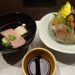 たてしな藍 - 食事処山味庵昼懐石
      椀　岩魚のつみれ　蓮玉子　道明寺麩
      造り　信州サーモン　信濃雪鱒　昆布〆