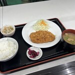 レストラン いこい - 料理写真:とんかつ定食　８５０円