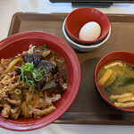 すき家 - 料理写真:シビ辛麻婆茄子丼、たまごセット