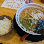 ラーメンまこと屋 - 料理写真: