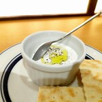 BistroBoo - ●신선한 치즈 크래커(안주)