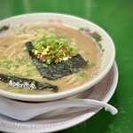 とんこつラーメン よかろうもん - 