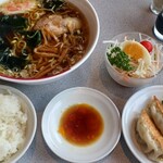 金龍飯店 - 
