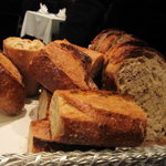 ル・マンジュ・トゥー - シニフィアンシニフィエに特注のパン