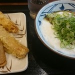 丸亀製麺 - 玉とろうどん(大)かしわ天、ちくわ天、いなり