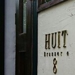 Huit