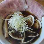 くそオヤジ最後のひとふり - はまぐりらーめん950円