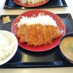 かつや - 料理写真:感謝祭価格「ロースカツ定食」748円(税込)ご飯少な目でオーダー