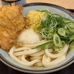 杵屋麦丸 - 料理写真:柚子の冷かけとり天うどん(並)