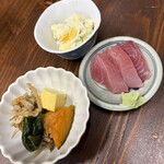 鶏親方/海斗 - 小鉢、ポテサラ、めじまぐろ刺身⟡.·
