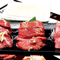 完全個室 牛の達人 private 新宿本店 - タンの三兄弟(特上タン・厚切りタン・達人タン)