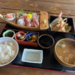 味千汐路番屋 - 料理写真:刺身とカニ天ぷら定食