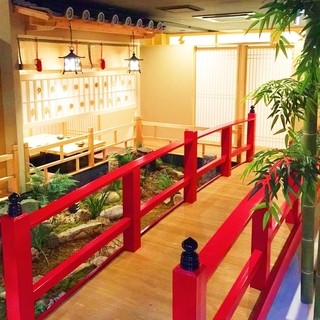 外観からは想像もできない、和の寛ぎ空間