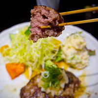 御二九と八さい はちべー - 牛タンハンバーグ