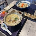 浮世離れのMEN DOROBO - 