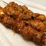 延吉香 - 新疆羊肉串(150円)・延辺羊肉串(150円)・羊筋串(200円)