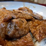 希々 - 料理写真:炭火豚丼　小盛(¥800)
