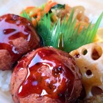 ほっともっと - 料理写真:もちミニ®彩・豆腐ハンバーグ弁当(¥590)