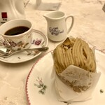カフェ ド 銀座みゆき館 - 料理写真:モンブランとドリンクのセット
