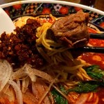 カ・タ・タ・タ - 麻辣羊肉麺（マーラーヤンルーメン）