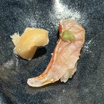 酒肴・旬彩 りかり - 炙り金目鯛握り 380円