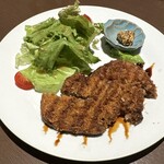 酒肴・旬彩 りかり - 倉石牛メンチカツ 880円